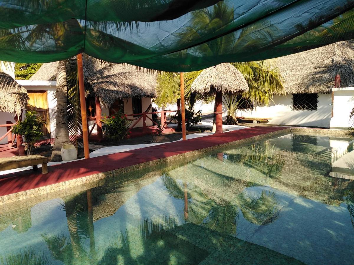 Bungalows Familiares Monterrico Exterior foto